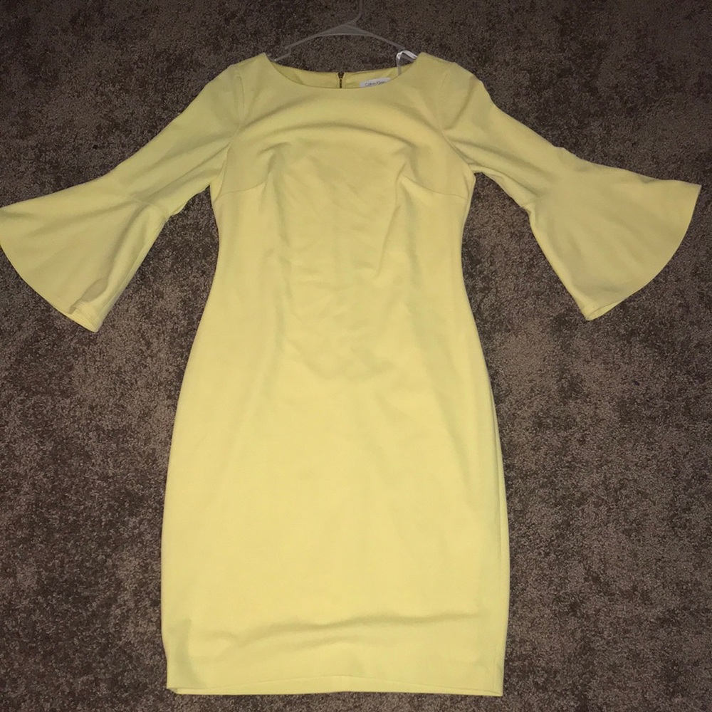 Calvin Klein casual bell sleeved dress 🌼